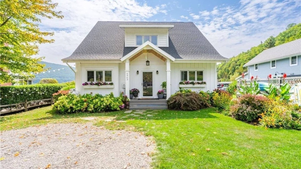 Holcomb House | Lakefront | Dock | Hot Tub | Near Boat Launch