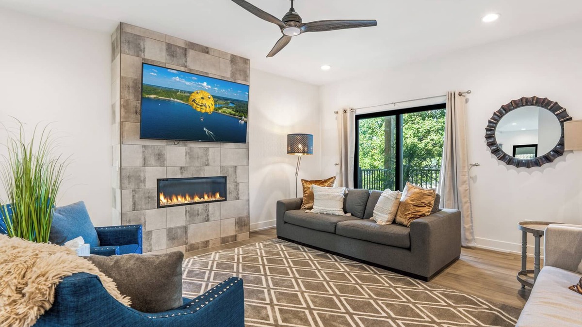 Lake Ozark House | Lakefront~Dock~Ping Pong~Sleeps 14
