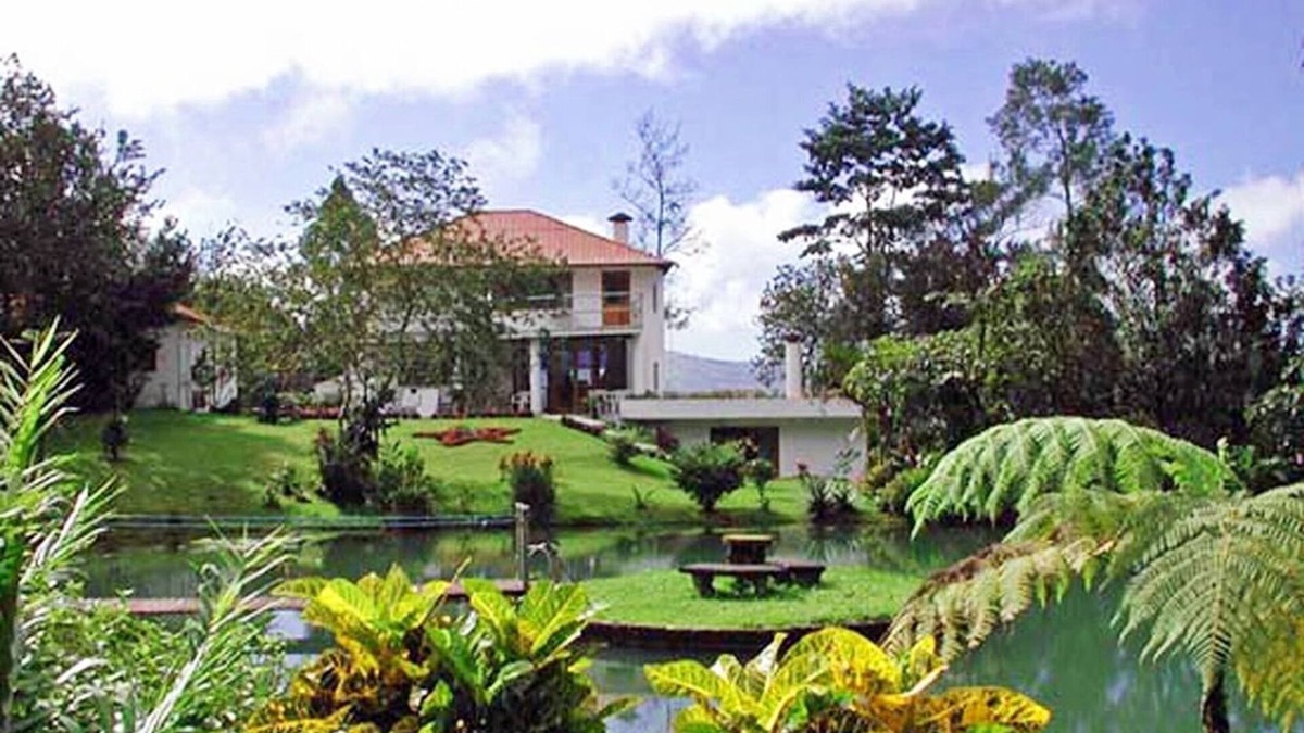 Arenal House | Lakefront Eco-Preserve w/Pool/Slide, Waterfalls, Kayaks, Golf Course, Trails +