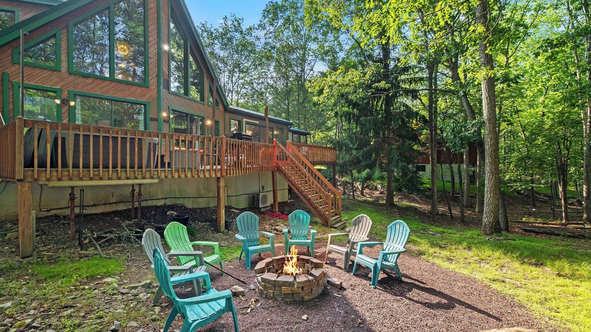 East Stroudsburg House | Lakefront Escape w/Hot Tub, Sauna & Game Room