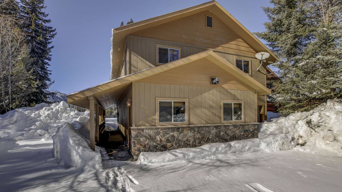 Donnelly Condo | Lakefront Escape by Casago Mccall - Donerightmanagement