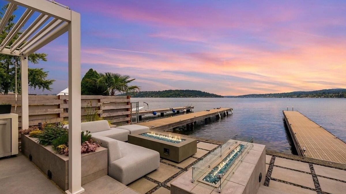 Bryn Mawr-Skyway House | Lakefront Escape Kayaks Fire Table Hot Tub