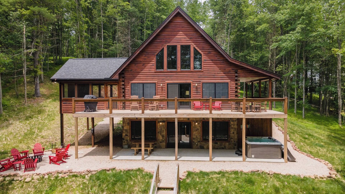 North Glade Hills House | Lakefront Escape: Lakefront, Dogs Welcome, Dock Slip, Hot Tub!