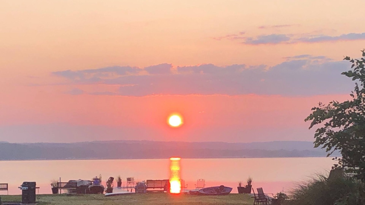Ashville House | Lakefront Family Getaway/3bd/2ba/private dock/great location