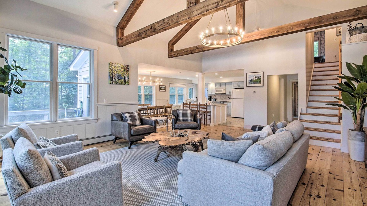 Greenwood House | Lakefront Family Retreat: Skiing & Mountain Biking
