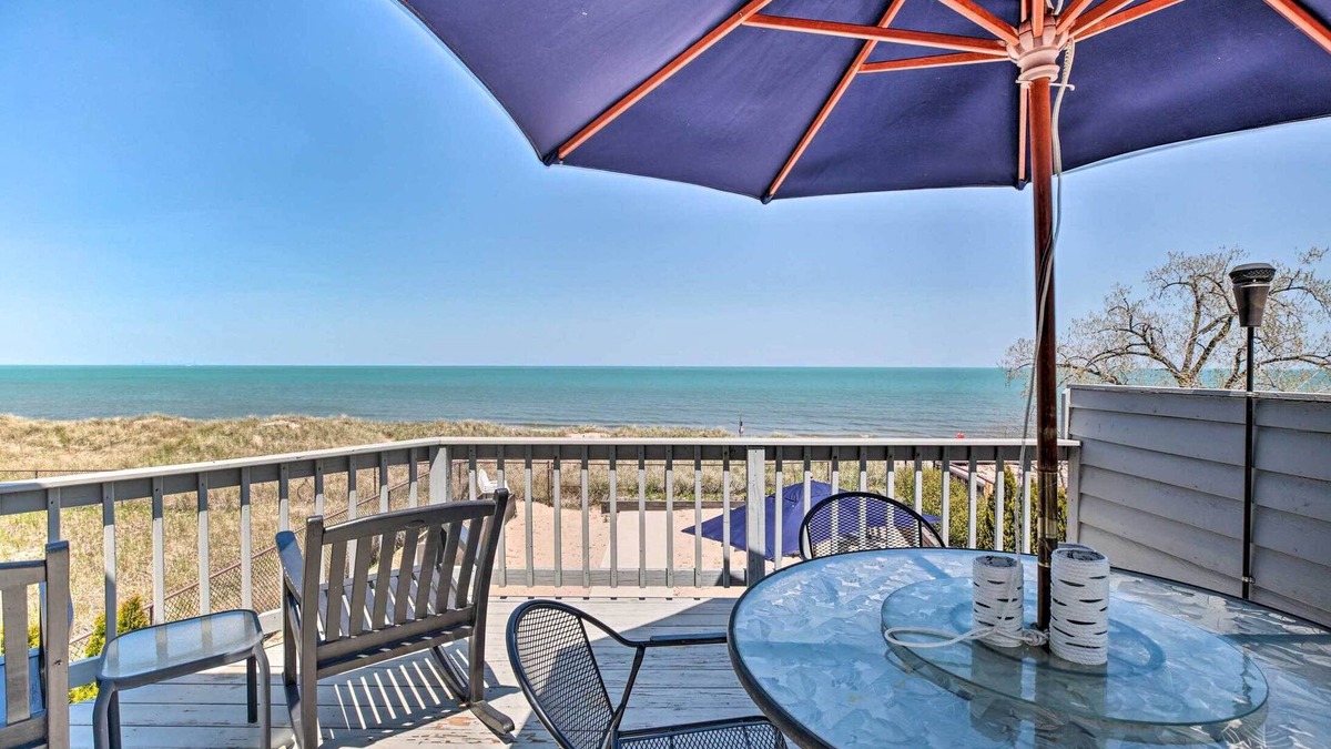 Miller Beach House | Lakefront Family Retreat w/Grill: Steps to Beach!