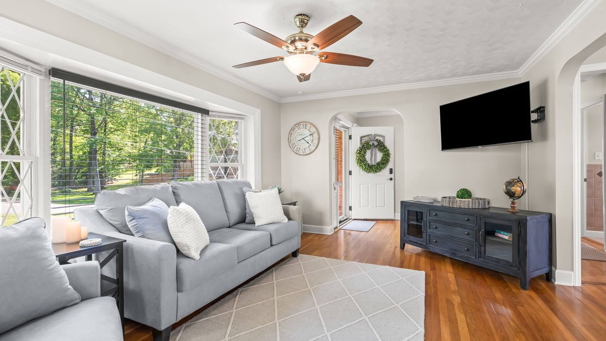 High Point House | Lakefront Getaway – 180° Water Views, Sunroom, Deck, Marina & 3 Miles to HPU