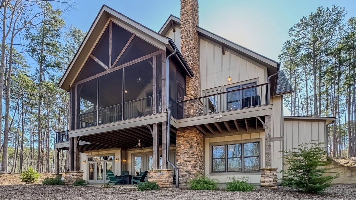 Seneca House | Lakefront Getaway~Dock~Fire Pit~Kayak & Games!