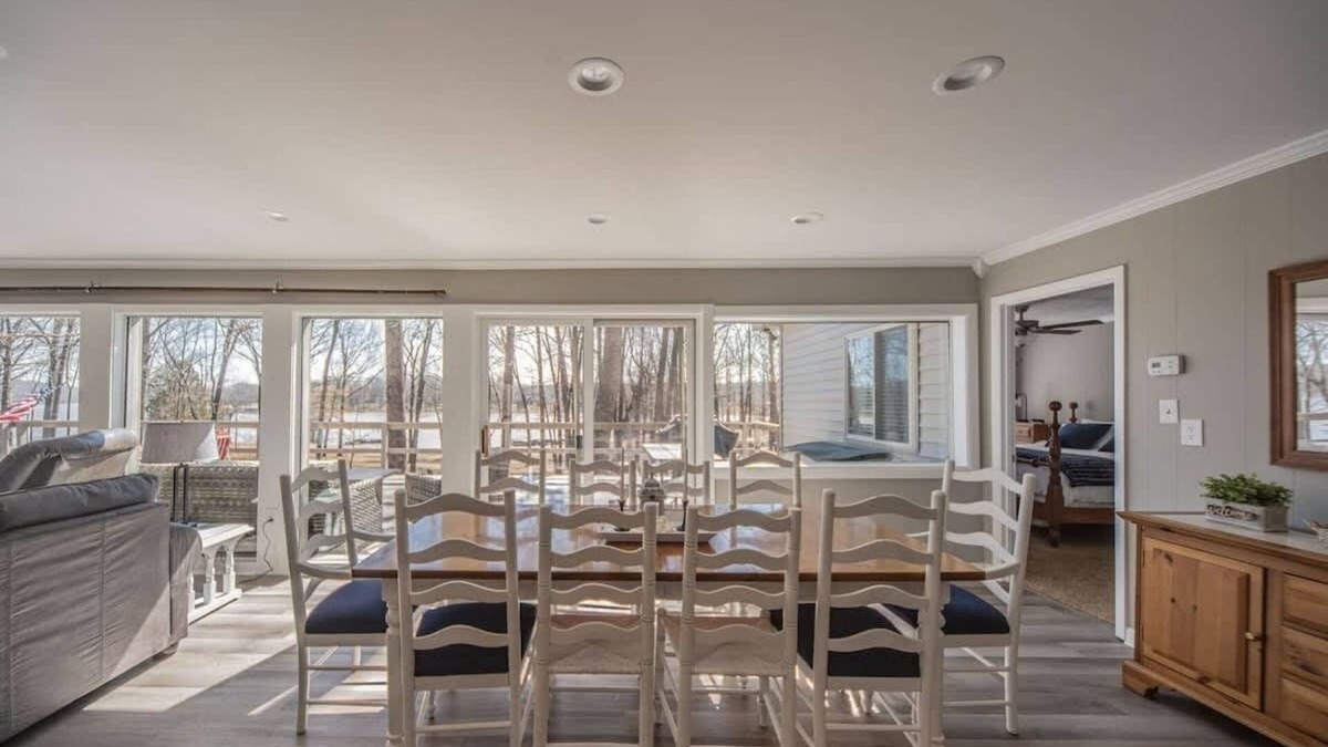 Cadiz House | Lakefront Getaway – Dock, Fishing & Swimming