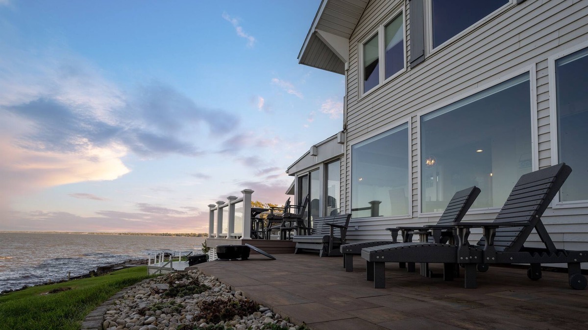 Erie County House | Lakefront Getaway in Huron