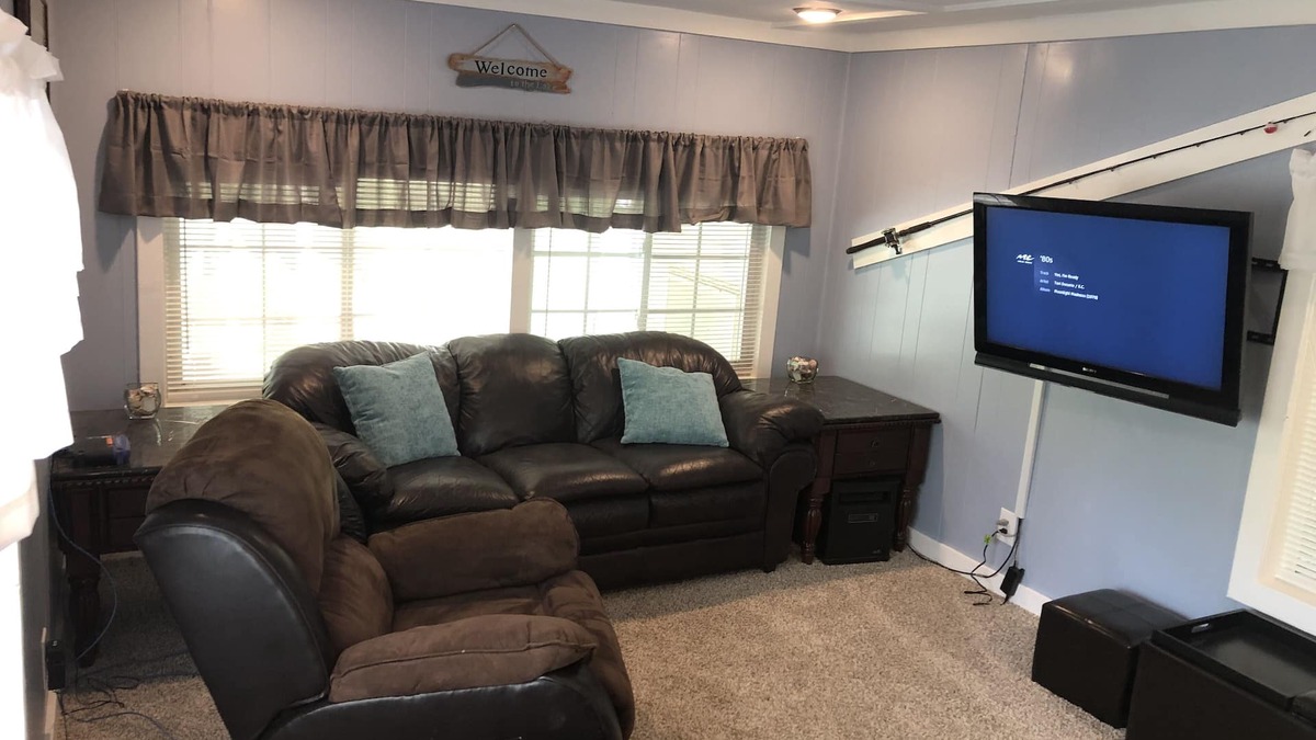 Johnson County House | Lakefront Getaway on Private Lake! 30 min from Lees Summit