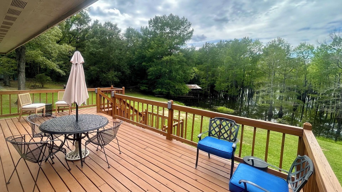 West Monroe House | Lakefront Getaway, The Perch-Deck, Grill, Fire Pit, Fun!