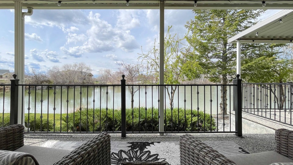 Moses Lake House | Lakefront Getaway with Game Room and Theater Seating