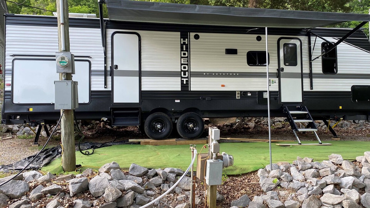 Cadiz RV Rental | Lakefront Glamping Cadiz KY