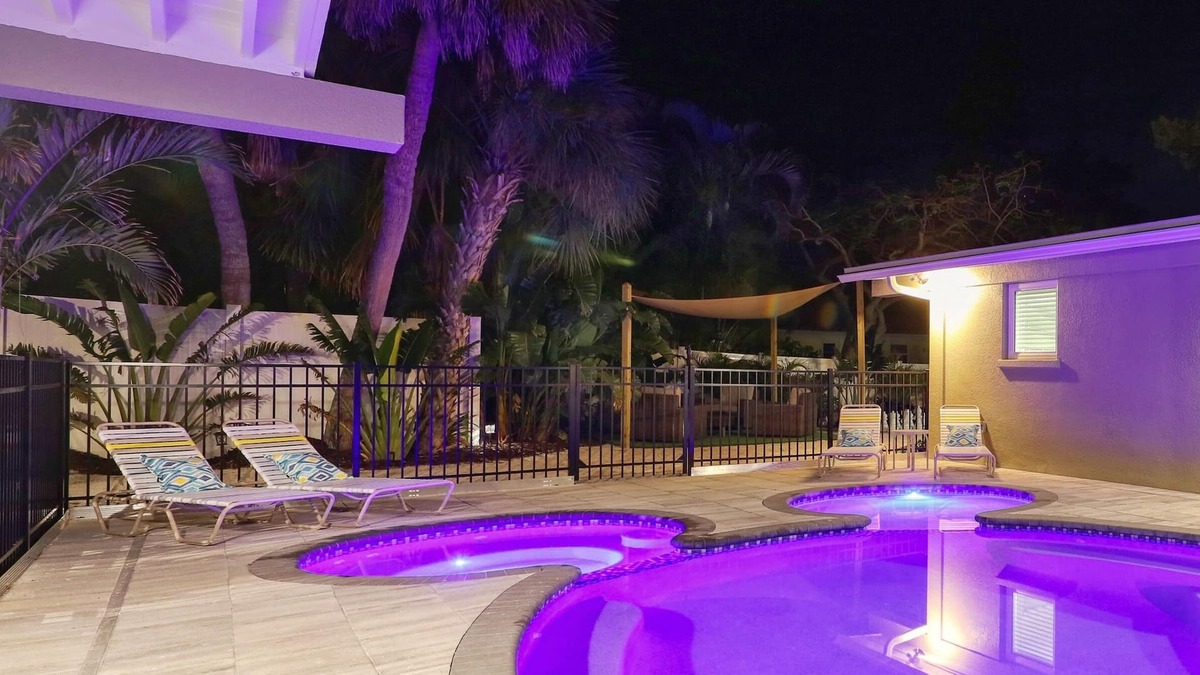 Anna Maria Resort | Lakefront Groundfloor Suite Heated Pool/Spa 🦭