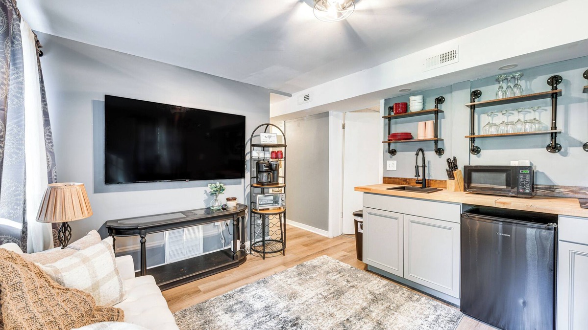 North Chesterfield Apartment | Lakefront Guest Suite Near Richmond