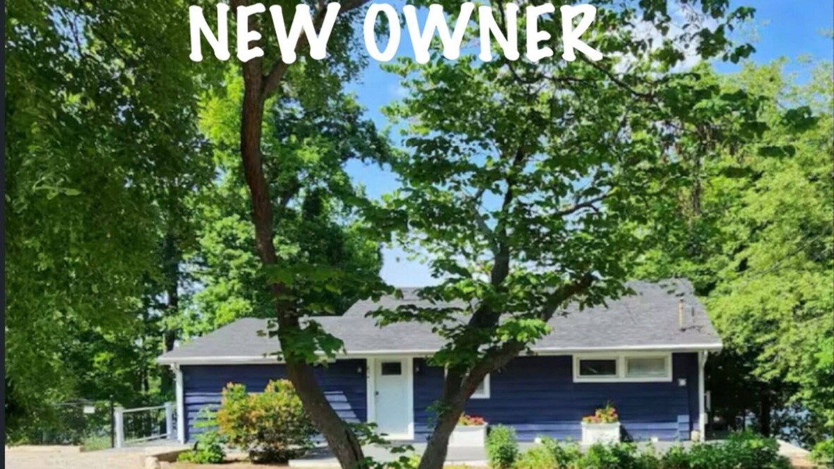 Columbia City House | LAKEFRONT HAVEN: 4BR/3BA TAKE ADVANTAGE OF KAYAKING, SWIMMING, n& BOAT RENTALS!
