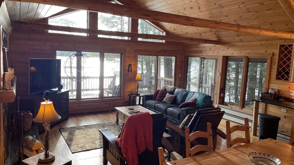 Lac du Flambeau House | Lakefront Hemlock house on 3 acres, 5-Bdrm retreat on private lake, near casino