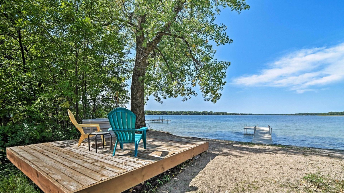 Ottertail Cabin | Lakefront Henning Cabin w/ Fantastic Lake Views!