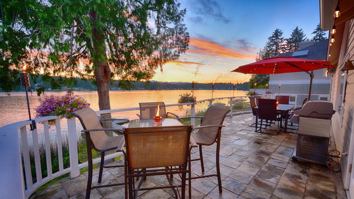 West Hills House | Lakefront Home-4 Bedrooms, 3 Full Bathrooms-Sleeps 10+ Hot Tub and Kayaks