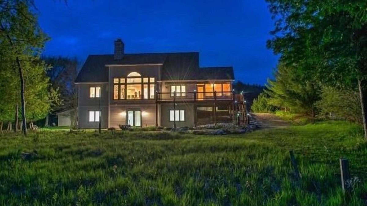 Bellaire House | Lakefront home Clam Lake. Private dock for guests. Close to Torch Lk