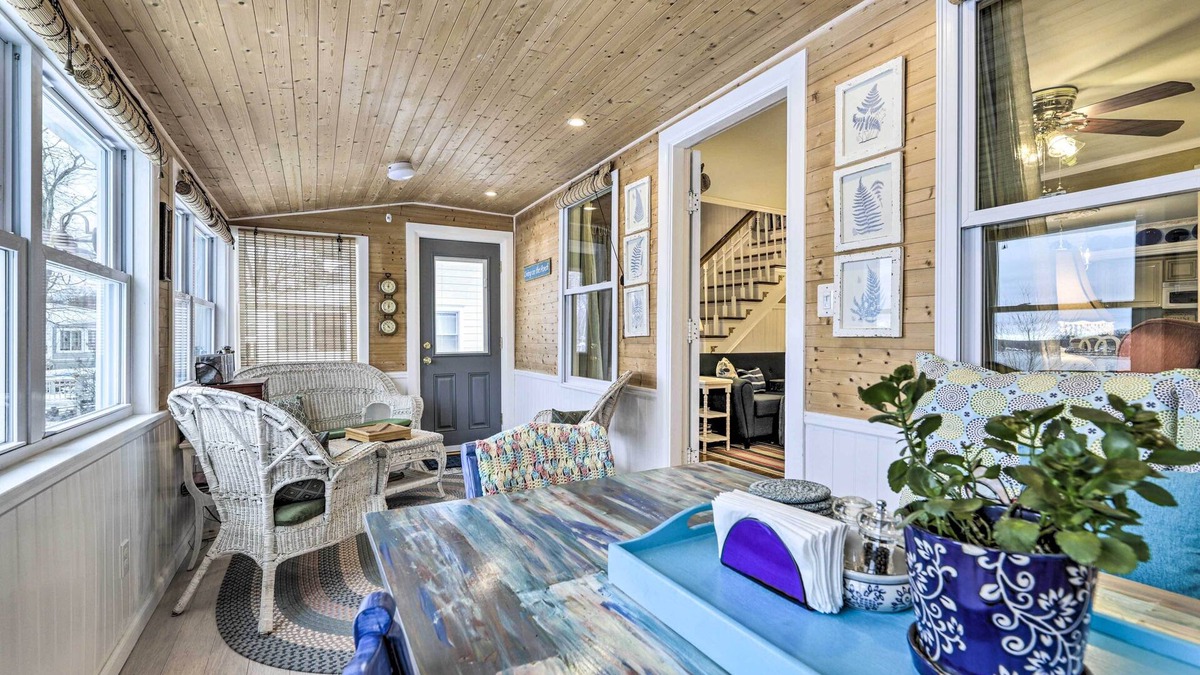 Wolcott Cottage | Lakefront Home, Close to Mt Southington!
