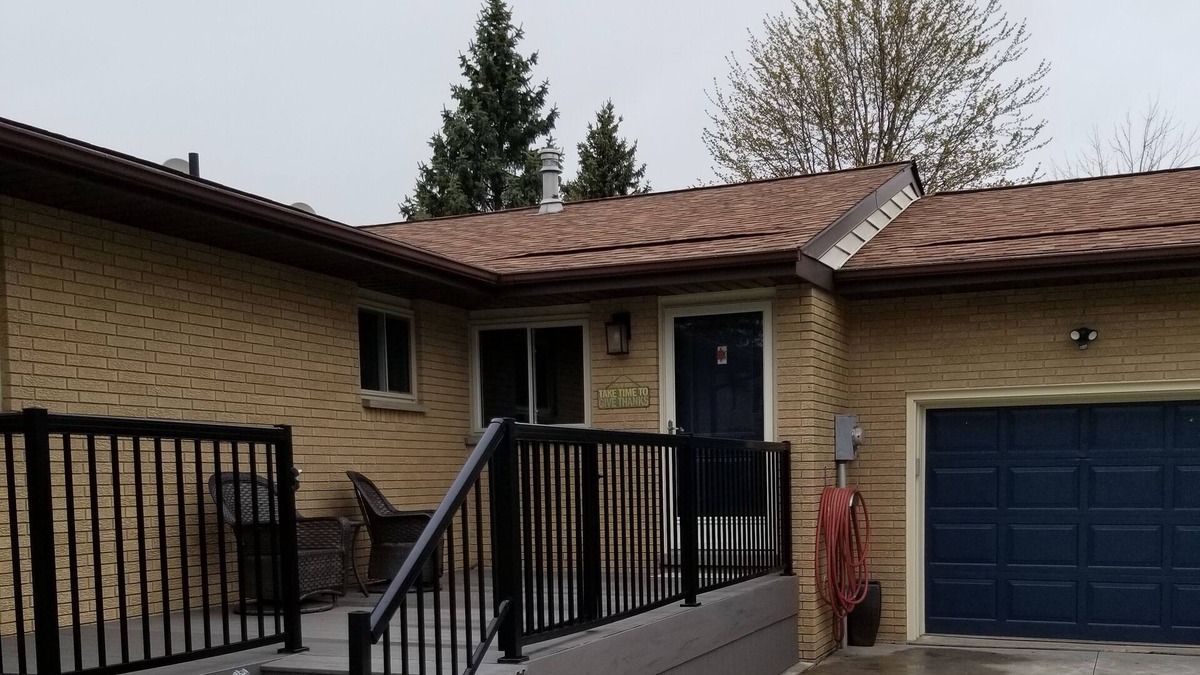 Pointe aux Roches House | Lakefront home for rent on Lake St Clair