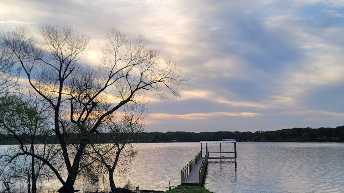 Wills Point House | LAKEFRONT HOME in Lake Tawakoni -Wills Point