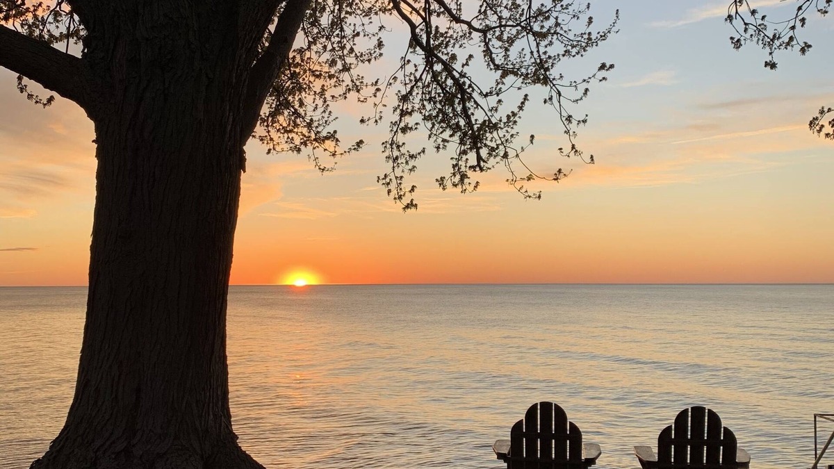 Madison-on-the-Lake House | Lakefront home just minutes from wineries. Backyard sunsets!