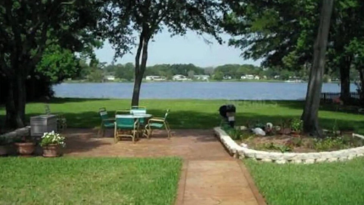 Forest City House | LAKEFRONT HOME NEAR ALL ATTRACTIONS