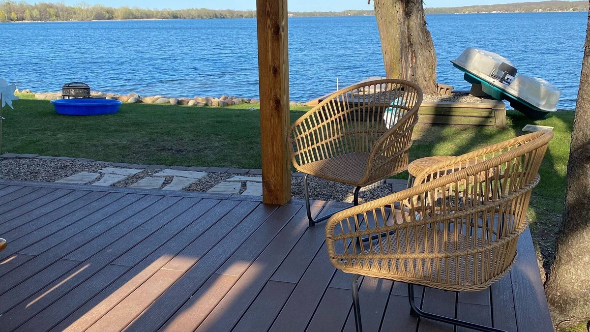South Haven House | Lakefront home on Beautiful Lake Francis, only 1 hour from the Twin Cities