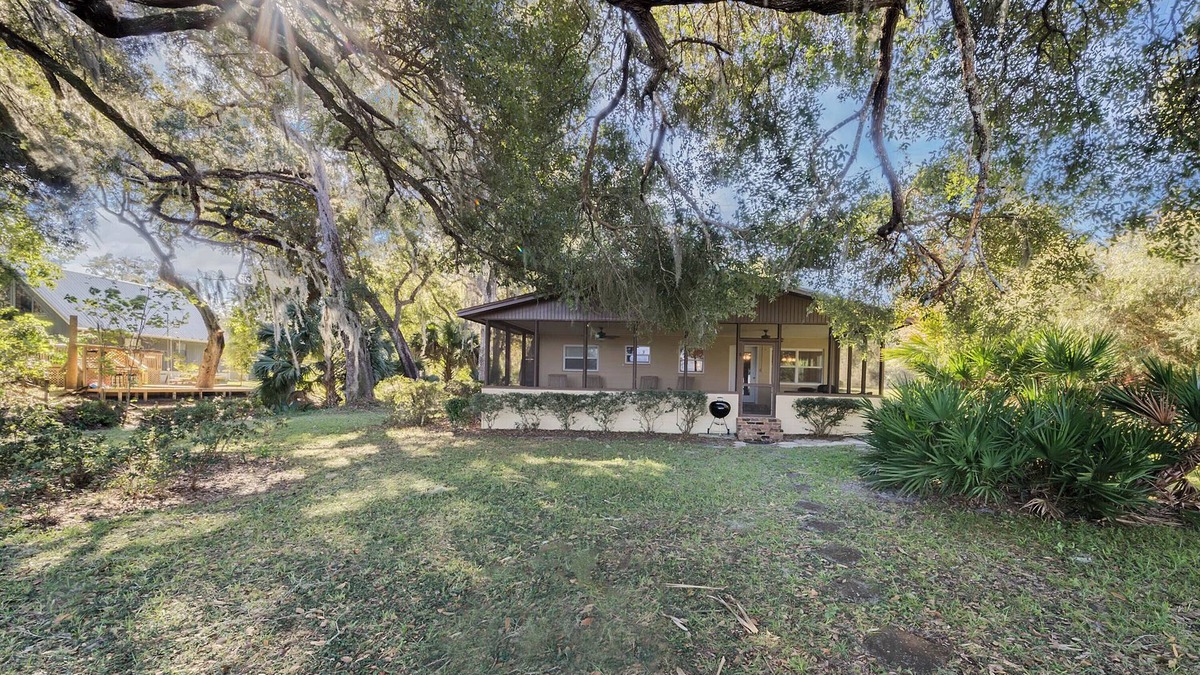 Fort McCoy Cabin | Lakefront home on Lake Kerr near Salt Springs with large porch and great yard