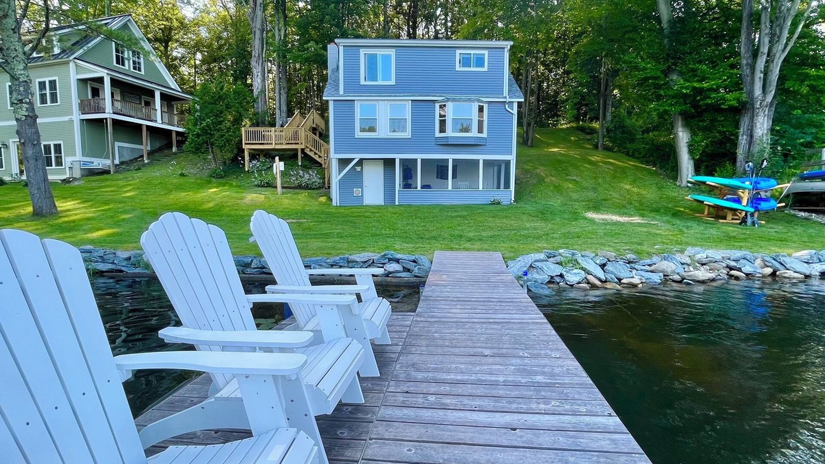Hinesburg House | Lakefront Home on Lake Iroquois