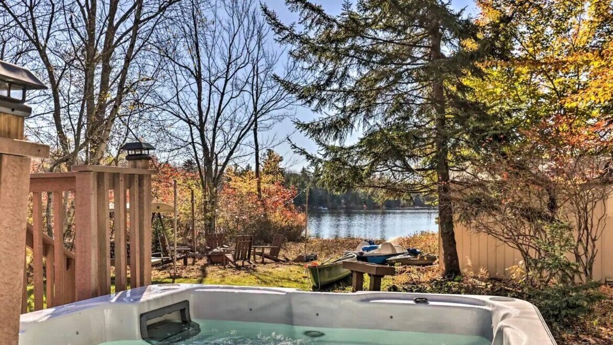 Pocono Summit Cabin | Lakefront Home Pocono Summit home w Beach+Hot Tub+Watertoys! 5min to Kalahari