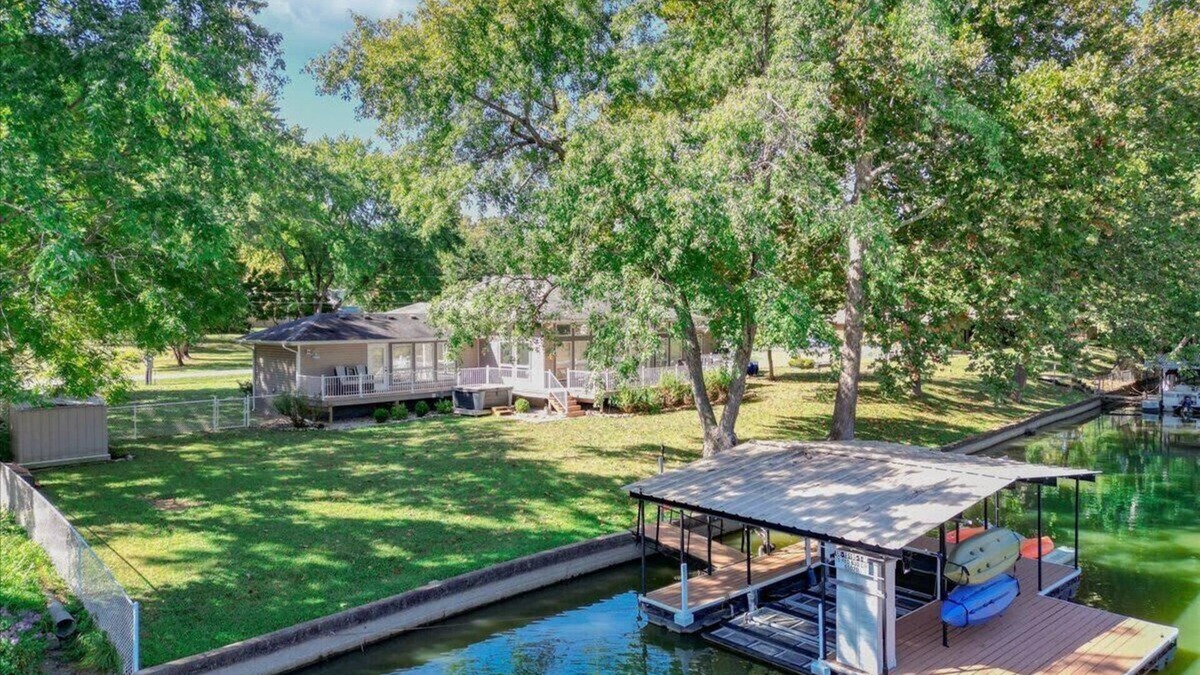 Camdenton House | Lakefront Home Private Dock Close to State Park
