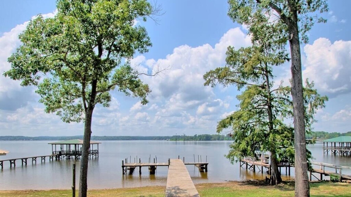 Milam House | Lakefront Home - Relaxing Escape