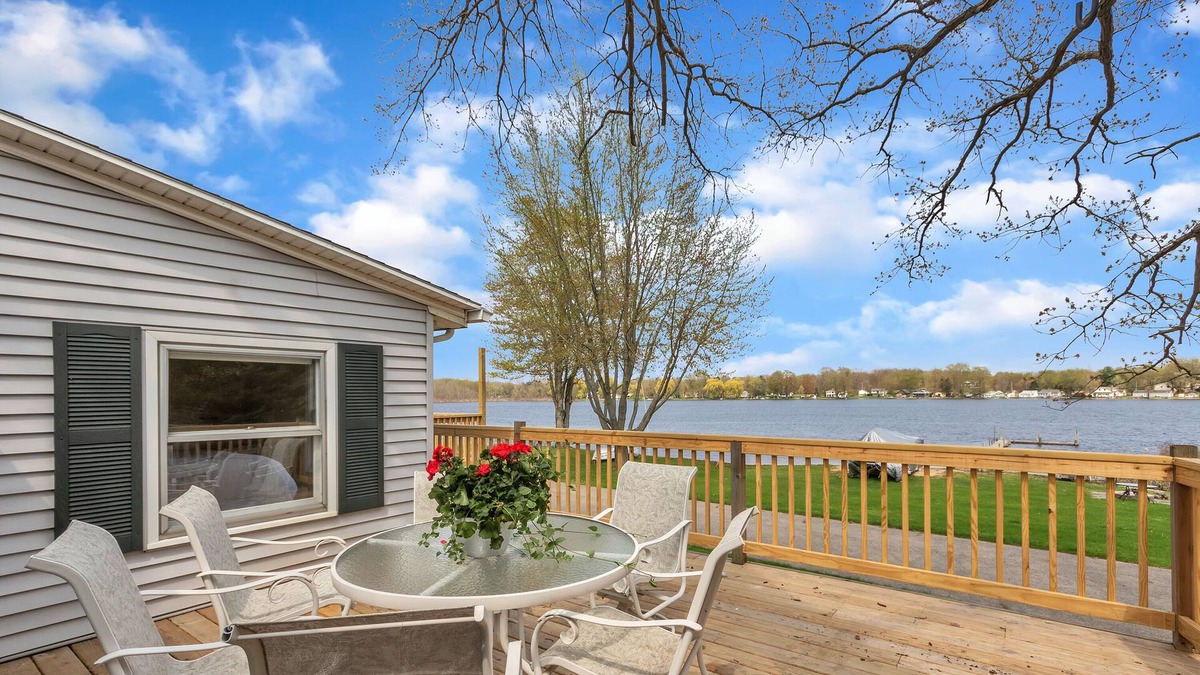 Ada House | Lakefront Home sleeps 10 on small quiet lake