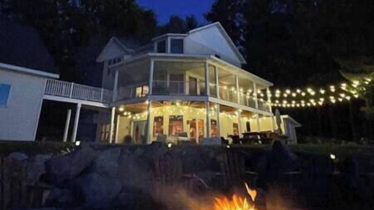 Gladwin House | Lakefront home w/connecting bunkhouse - sleeps 20+