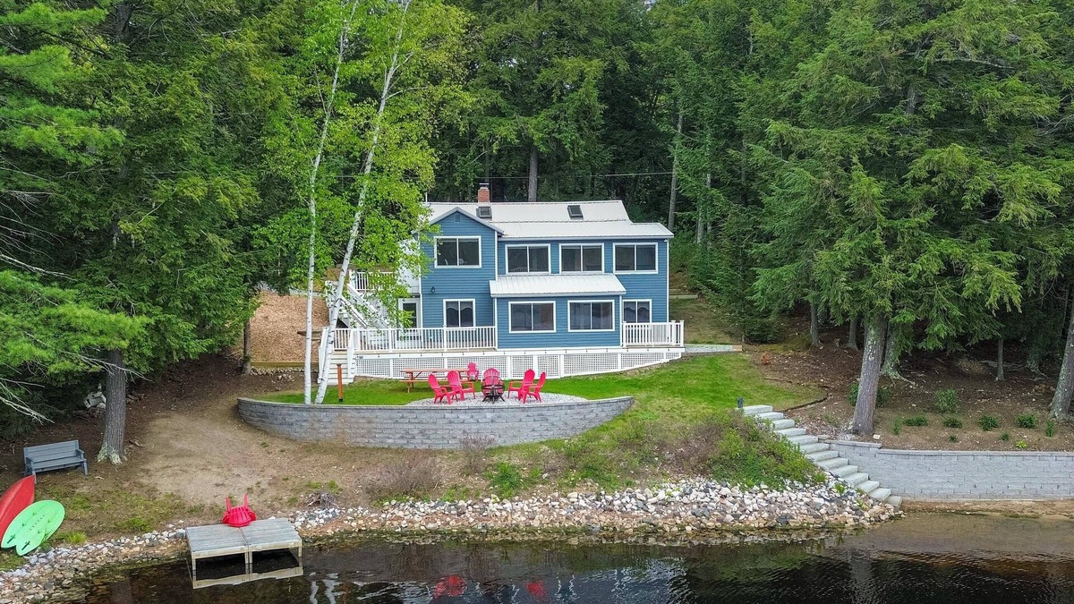 Limerick House | Lakefront Home w/Seasonal Dock in Limerick!