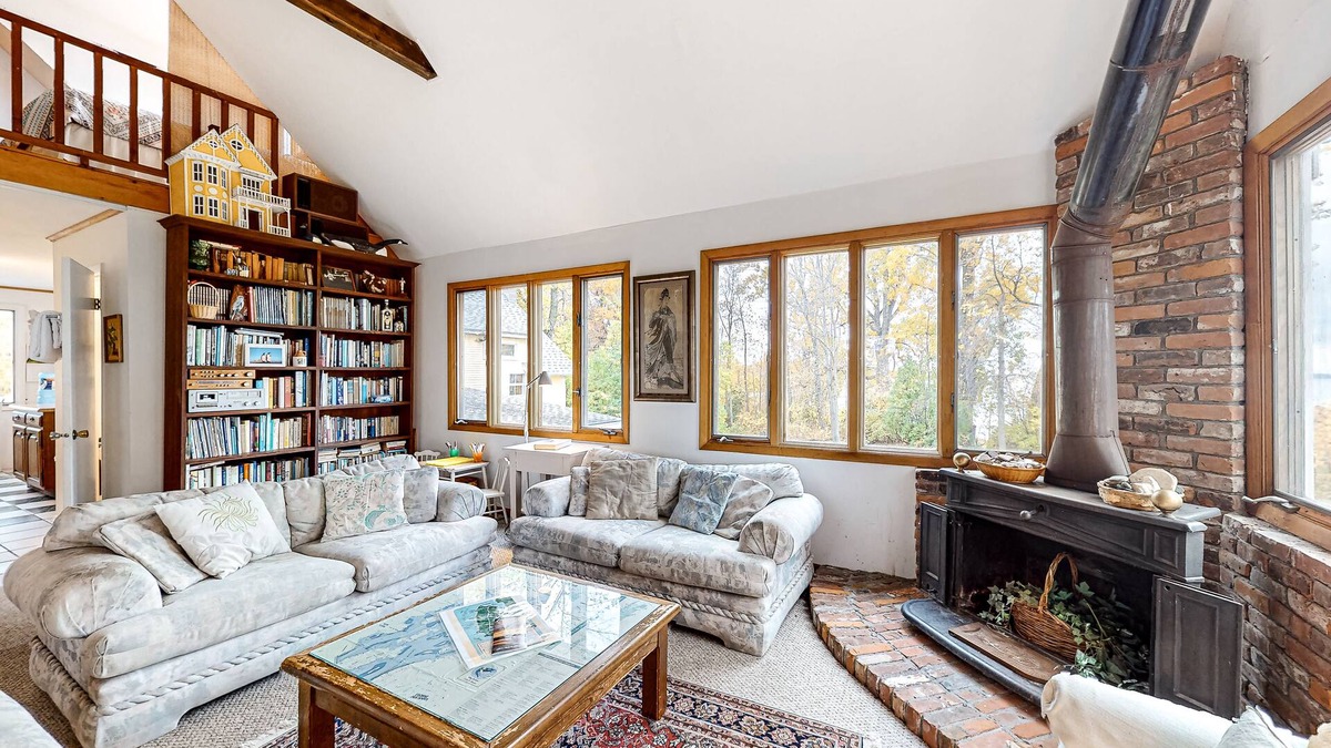 Isle La Motte Cabin | Lakefront Home with Private Beach & Gorgeous Peninsula Location - Dogs OK