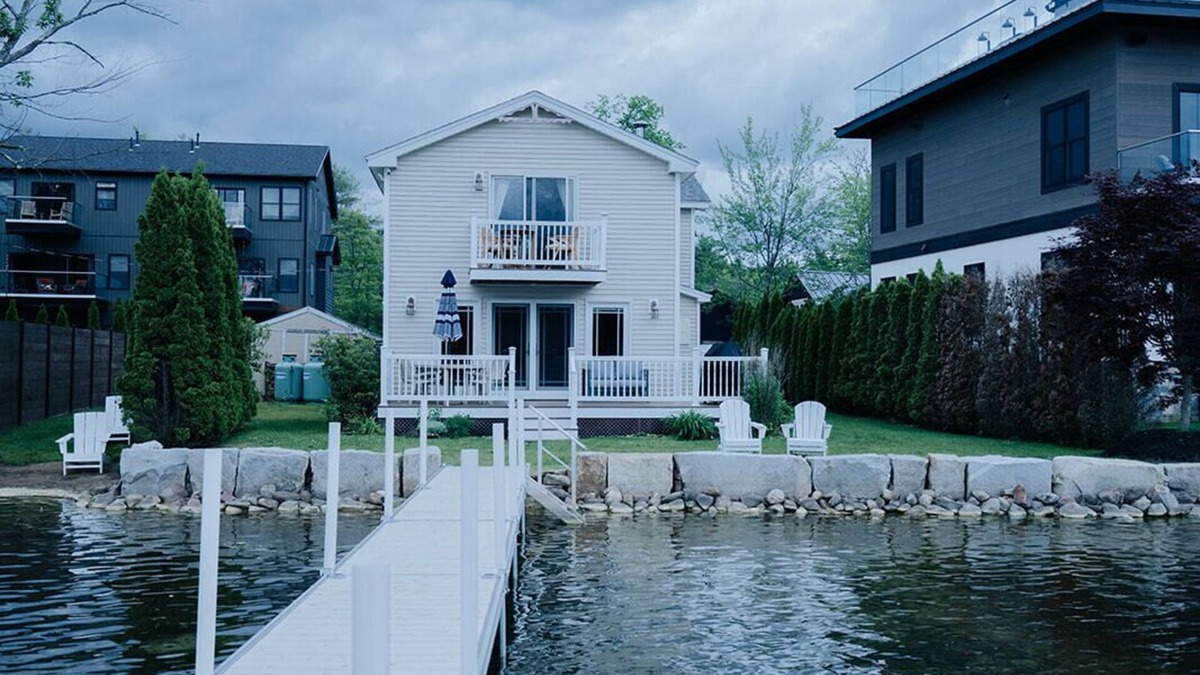 Lochmere House | Lakefront home with private dock on Lake Winnisquam