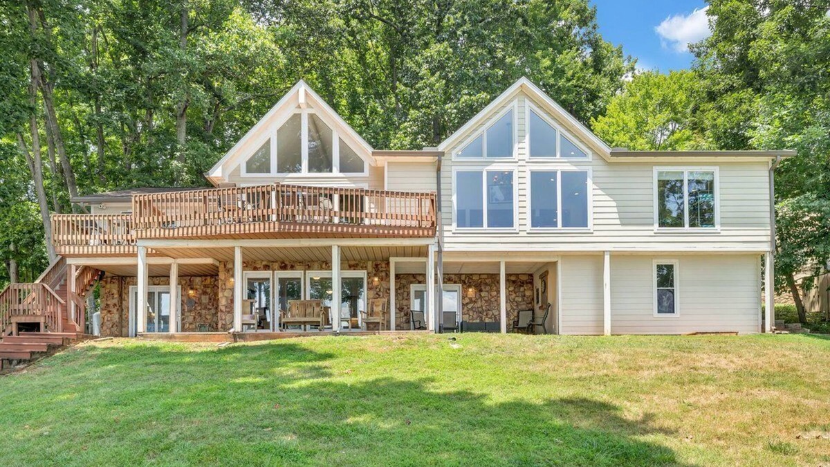 North Shore House | Lakefront home with private dock
