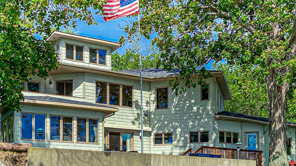 Malletts Bay House | Lakefront home with deck, private beach, firepit, WiFi, & W/D - quiet location