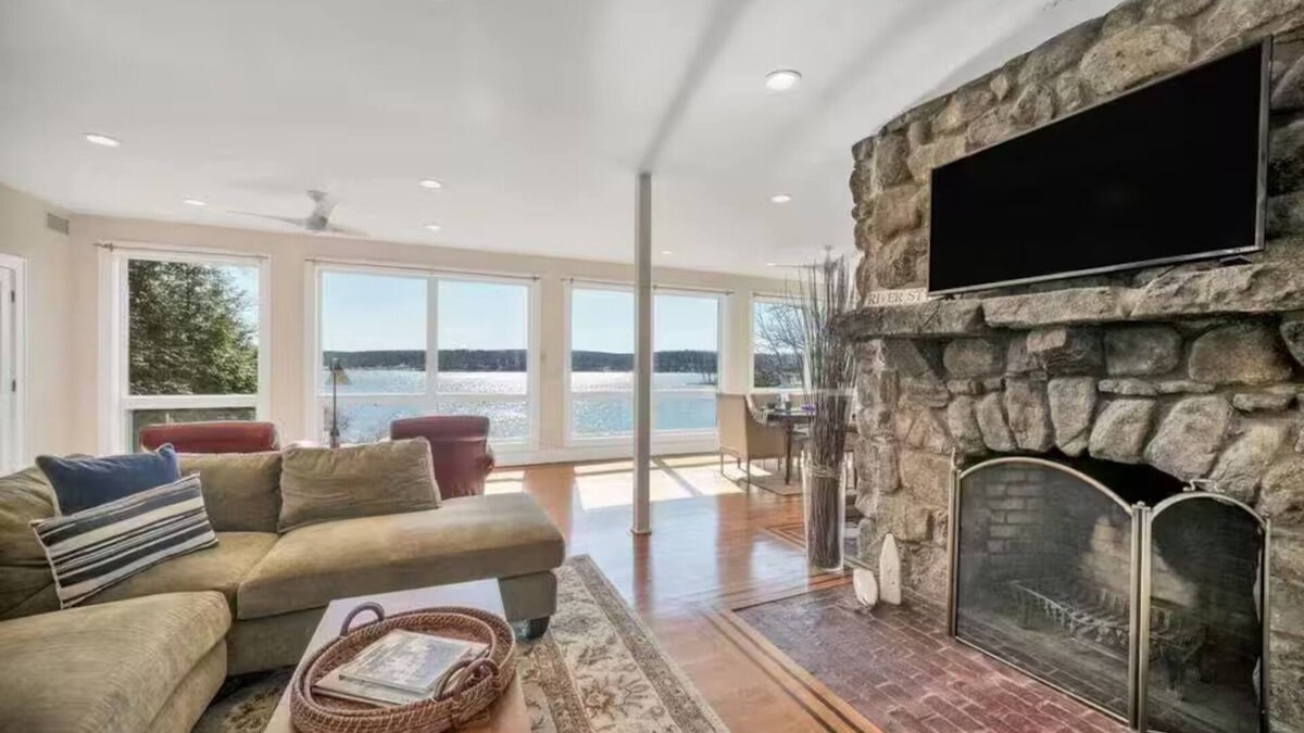 Hopatcong House | Lakefront Hopatcong w/dock kayaks fishing near NYC
