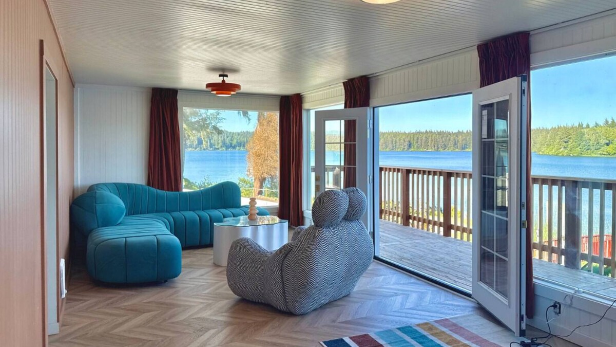 Dunes City House | Lakefront House w/Panoramic Views, Balcony & Dock