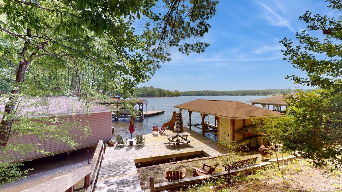 Mineral House | Lakefront house w/waterslide, hot tub, game room, & wood fireplace
