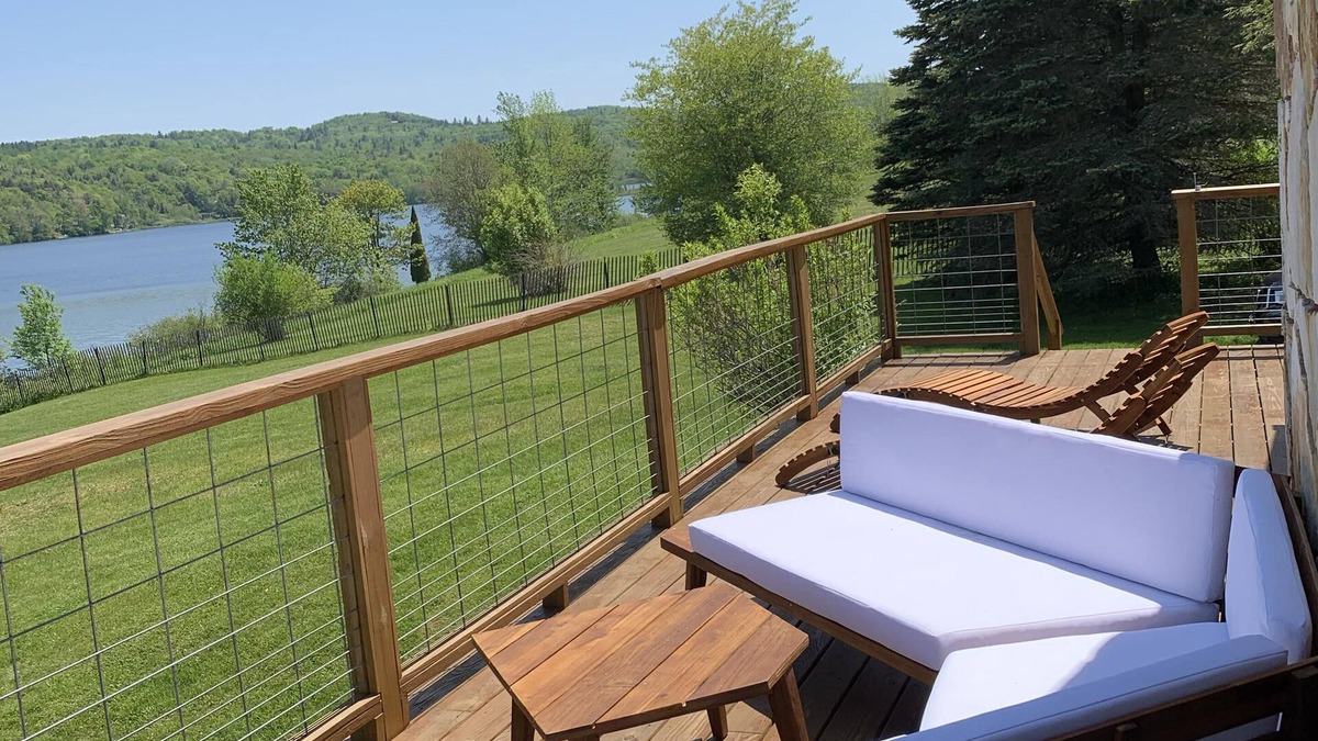Whitingham Cabin | Lakefront House with Stunning Views and Great Room
