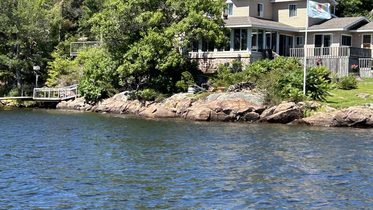 Georgian Bay Cottage | Lakefront Island Cottage, on Georgian Bay in Beautiful Honey Harbour