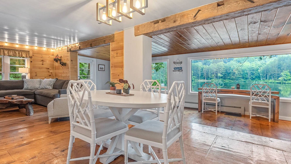 Maryland House | Lakefront, Kayaks, Firepit, great baseball stay!