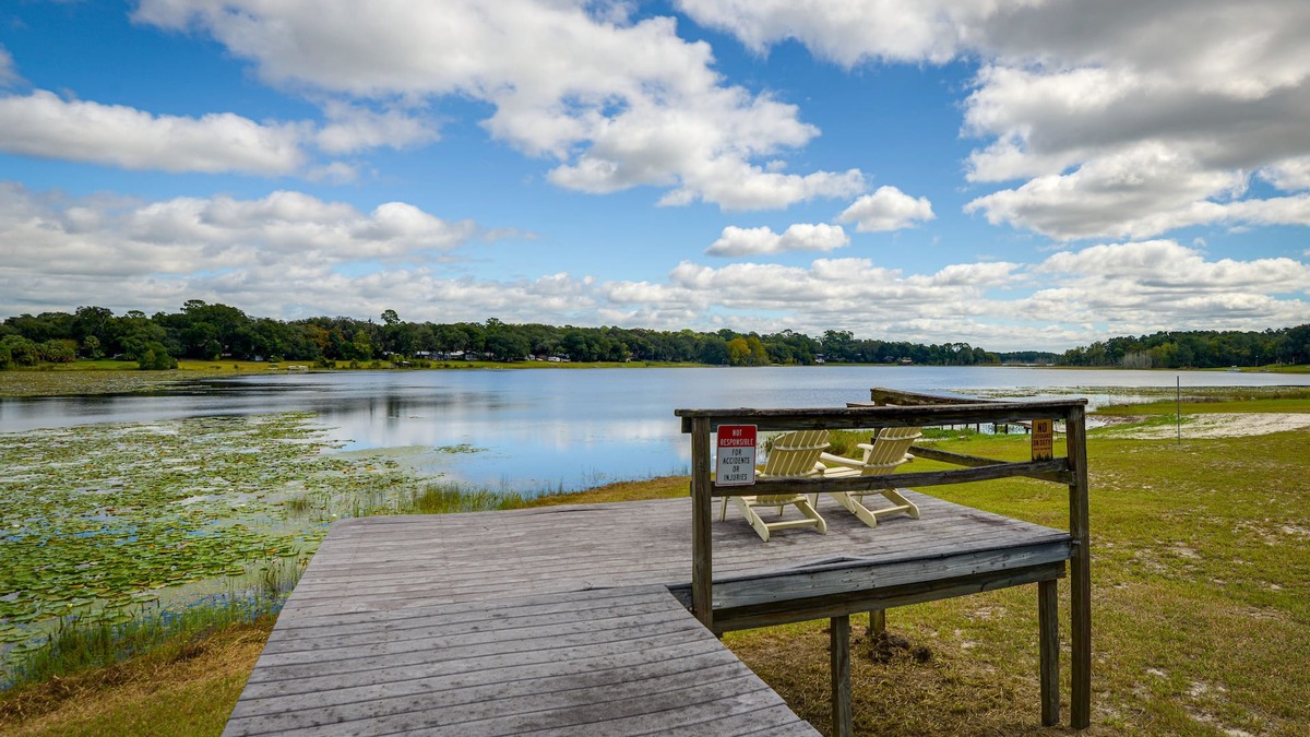 Putnam Hall House | Lakefront Keystone Heights Home w/Boat Dock!